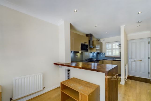 28, Riverdale Drive, Earlsfield photo 4