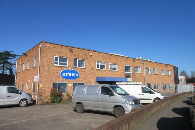 Thumbnail Office to let in Ground And First Floor Offices, 2 Manor Way, Woking