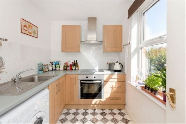 102, Paxton Road, London photo 2