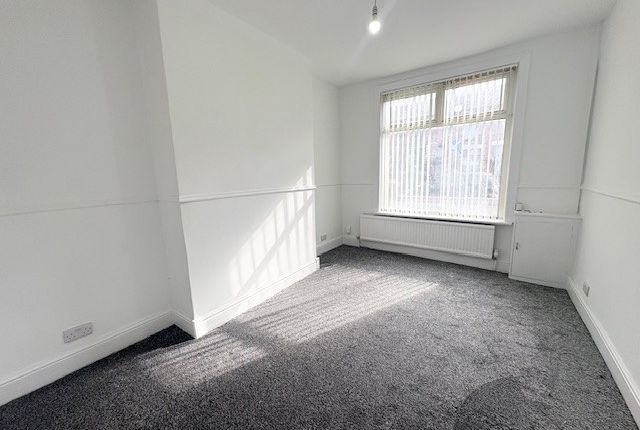 451, Bolton photo 2