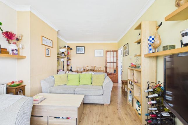 5, Devon Close, Kenley photo 4