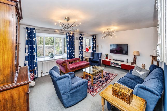 85, Croft Gardens, Huddersfield photo 4