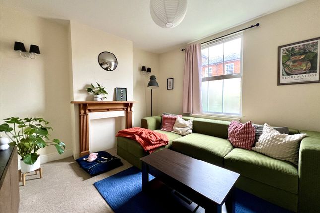 5, Brodie Road, Surrey photo 2