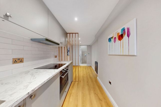 10 Sandwell Crescent, London photo 3