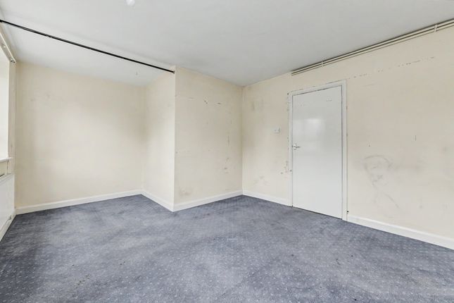 7, Northolt photo 3