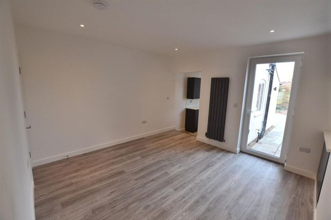 73 Kirkhill, Loughborough photo 3