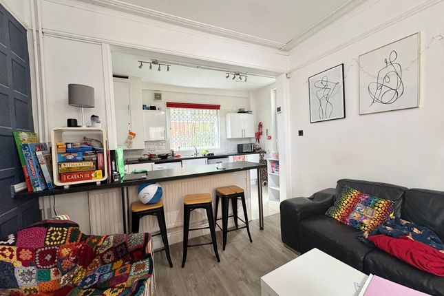 2 Newdigate Villas, Nottingham photo 3