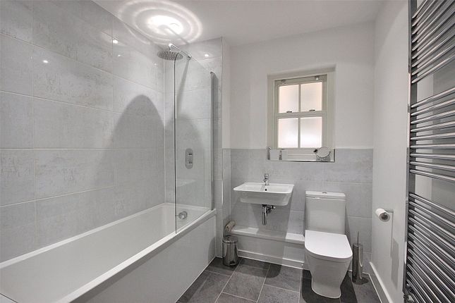 End terrace house for sale in Warwick Avenue, Bedford, Bedfordshire
