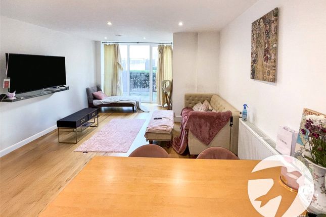 Apartment 3, 2, Grove Place, London photo 2