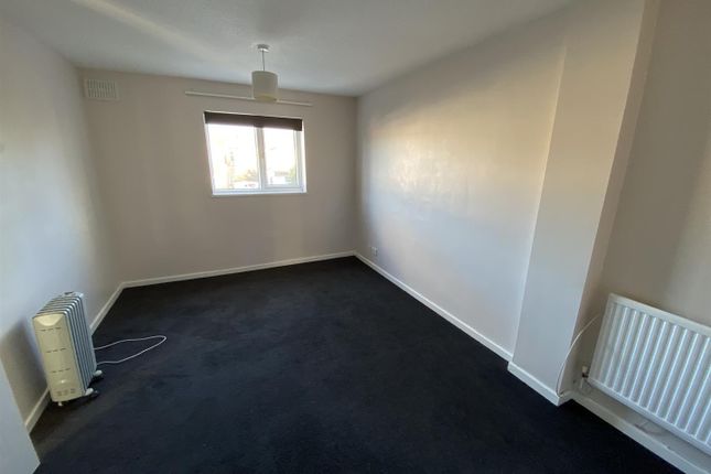 Town house for sale in Sandpiper Road, Llanelli