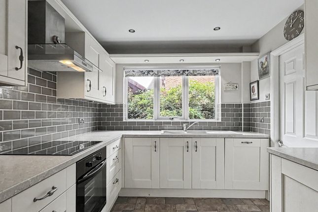 2, Warkworth Close, Widnes photo 3