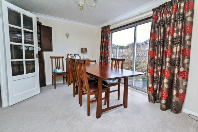 3, Gloucester Close, Nuneaton photo 4