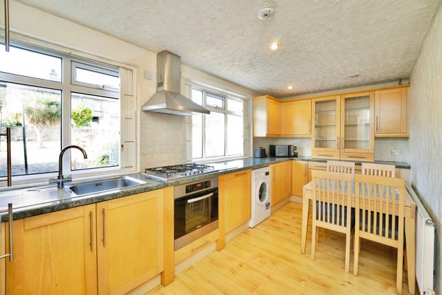 42, St. Wilfrids Crescent, Bradford photo 3
