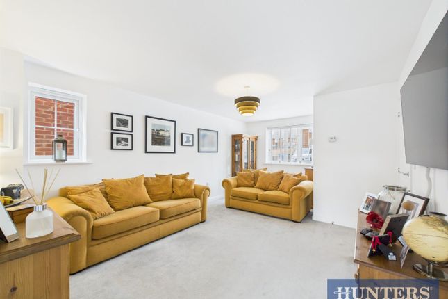 8, Wren Close, Beverley photo 2