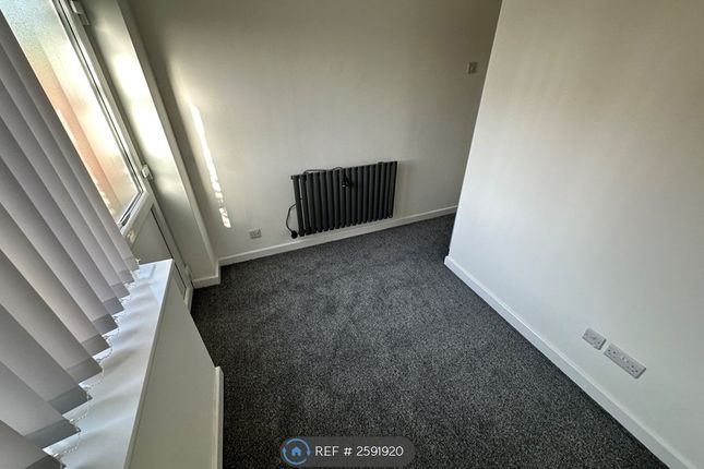 Dunecroft, Denton, Manchester photo 5
