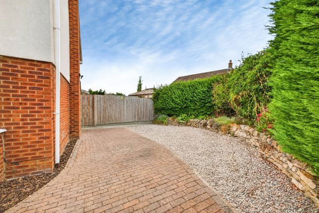 49, Icknield Drive, Northampton photo 2