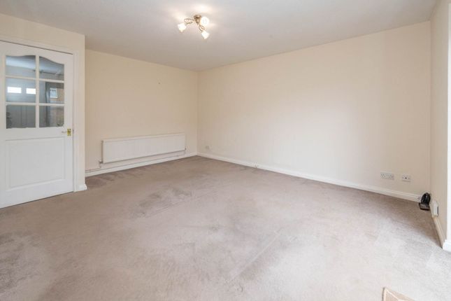 31, Grasmere Way, Canterbury photo 3
