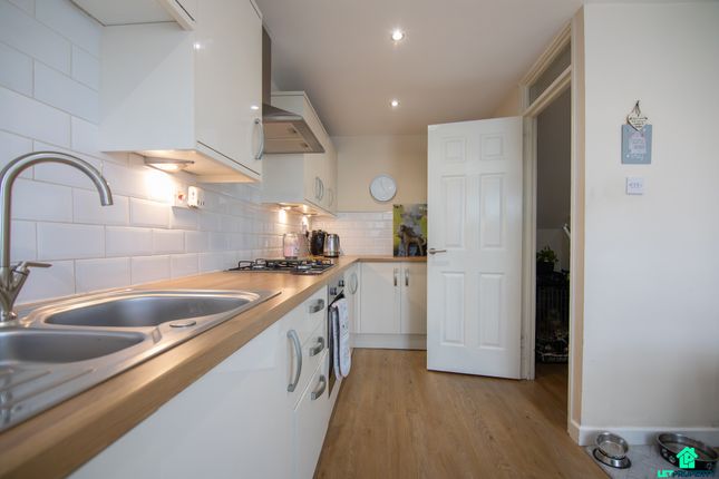 Terraced house for sale in Lomond Crescent, Glasgow