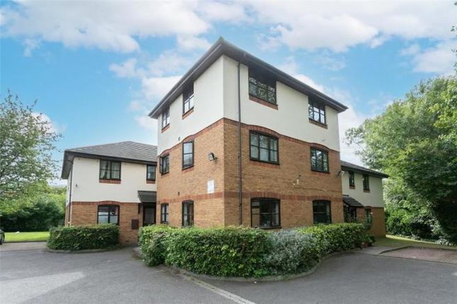Thumbnail Flat for sale in Ladys Close, Watford