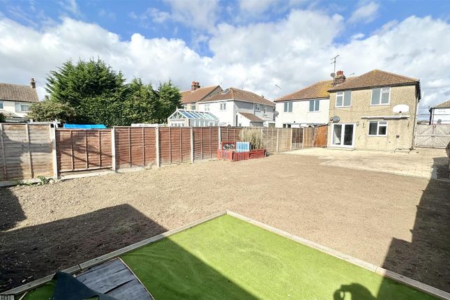 39, Anchor Road, Clacton-On-Sea photo 4