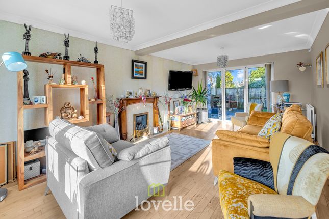 3, Forest Way, Humberston photo 2