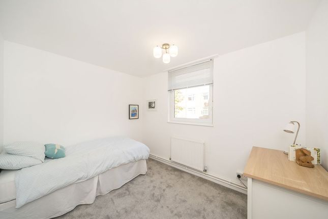 Flat 24, 20, Childebert Road, London photo 4