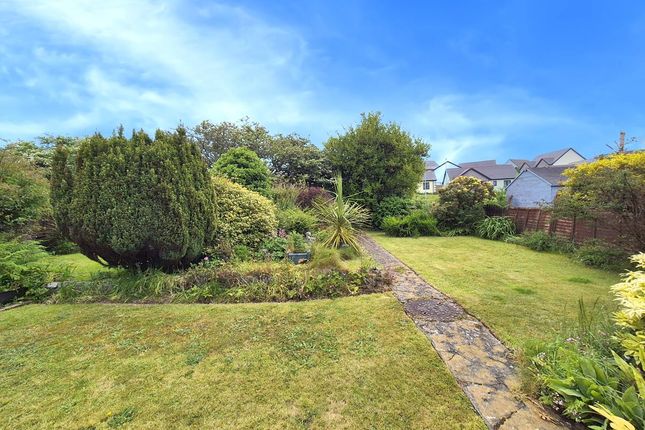 41, Manor Way, Helston photo 3