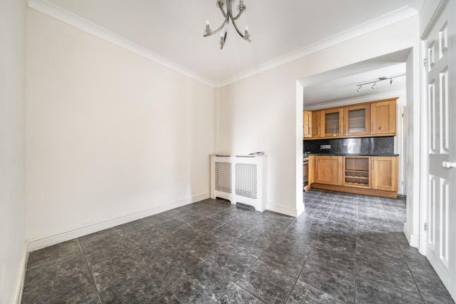 27, Glascoed, Llanelli photo 4