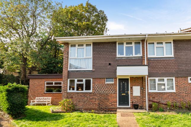 3-bed terraced on 16 Whitlars Drive, Kings Langley, £550,000