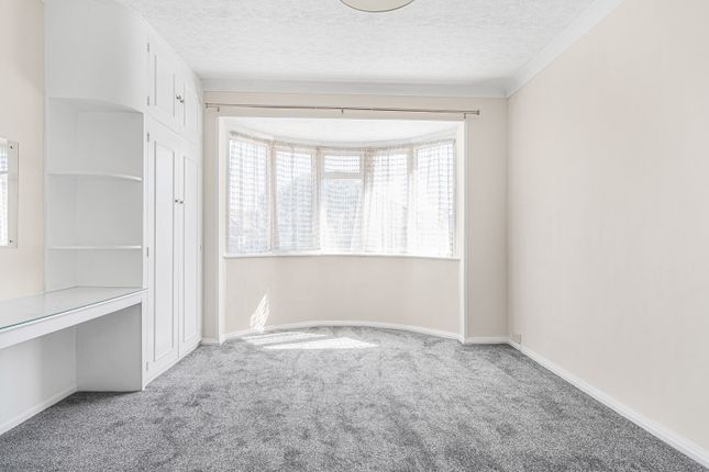 12, Vyner Road, London photo 4