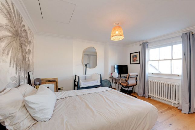 Flat for sale in Albany Street, London
