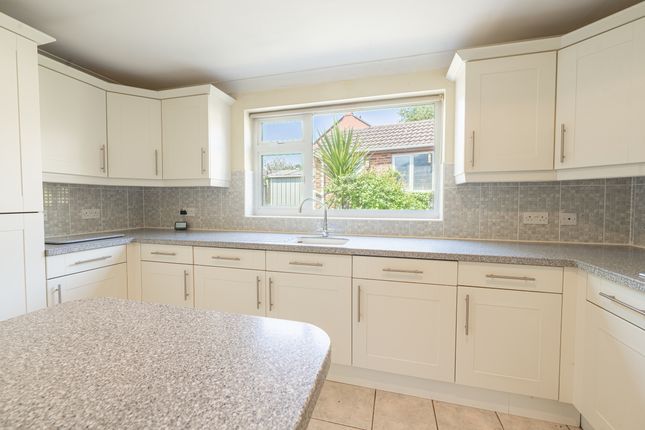 25 Poplar Avenue, Markfield photo 4