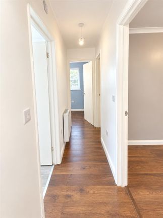 21, Birinus Close, High Wycombe photo 5