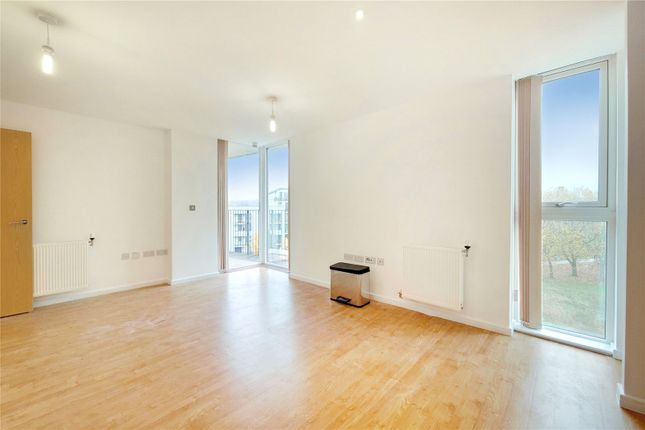 Thumbnail Flat to rent in 3 Heybourne Crescent, London