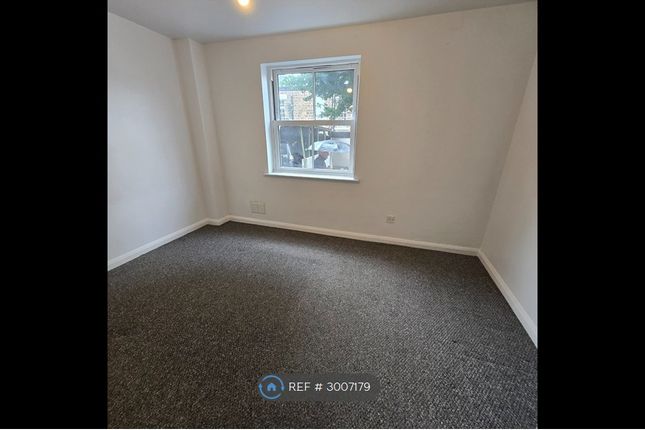 Flat, Topham House Stonefall Avenue, Harrogate photo 4