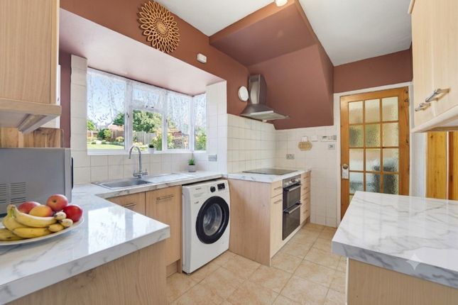 80, Petworth Gardens, Uxbridge photo 3