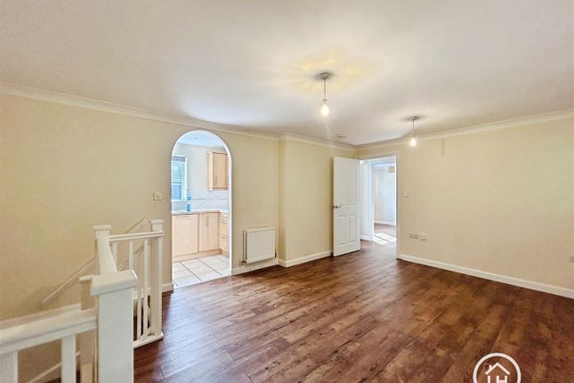 Realgar Court, Sittingbourne photo 3