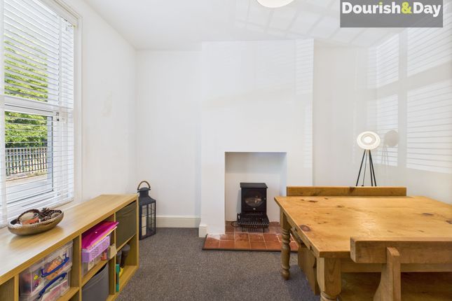5 South Street, Stafford photo 3