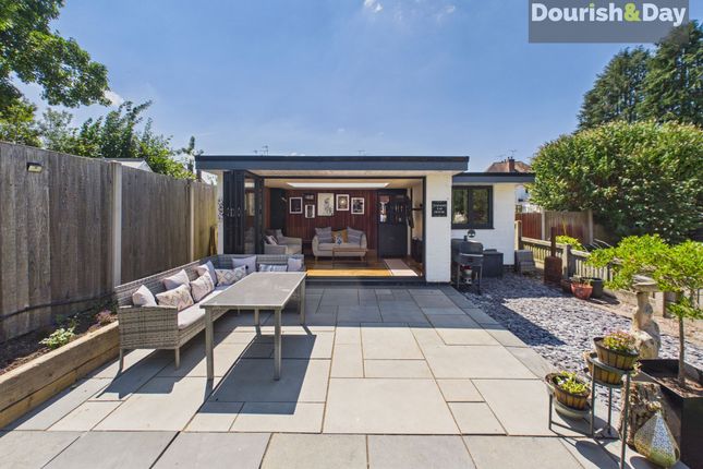 6 Highfield Grove, Stafford photo 4