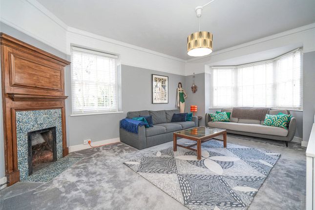 Flat for sale in Holly Bank, Muswell Hill, London