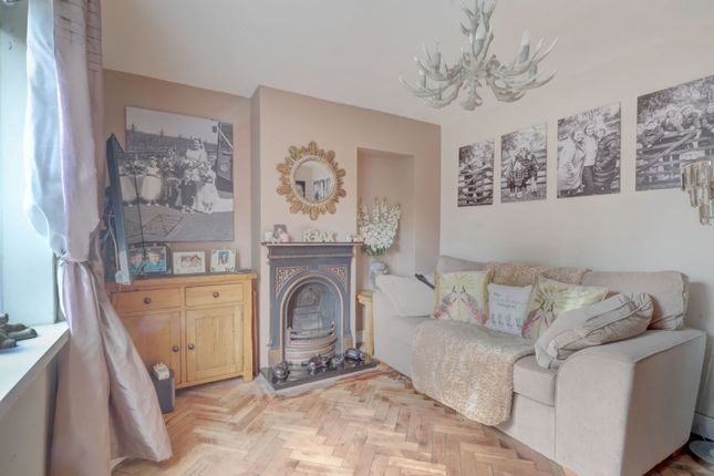 9, Thame Road, Thame photo 3