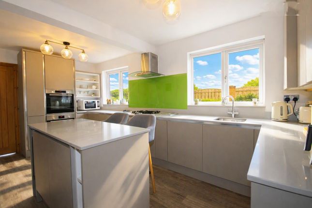 30, Castlegate Drive, Pontefract photo 3