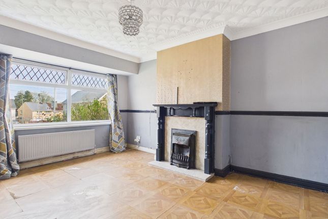 9 Trenant, Ebbw Vale photo 2