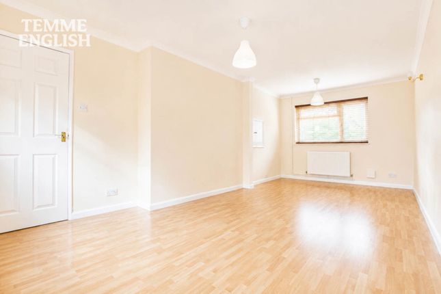 10 Ingaway, Basildon photo 4