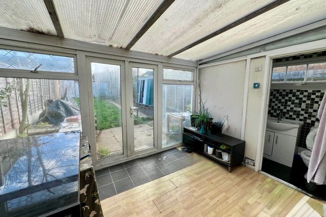 Charterhouse Avenue, Wembley photo 3