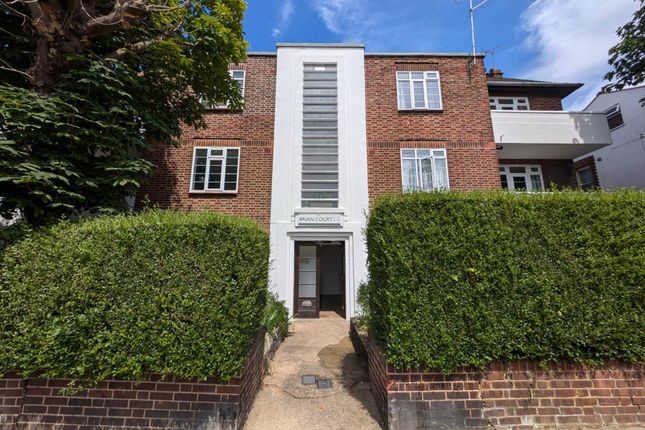 Flat to rent in Whetherill Road, Muswell Hill, London