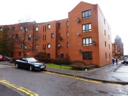 Flat to rent in New City Road, Glasgow