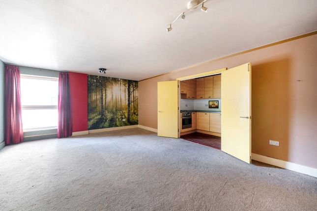 526 Skyline Plaza,, Alencon Link, Hampshire photo 3