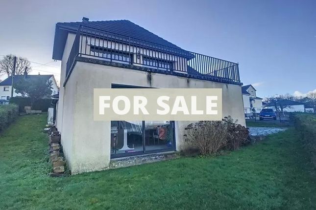 Detached house for sale in Vire, Basse-Normandie, 14500, France