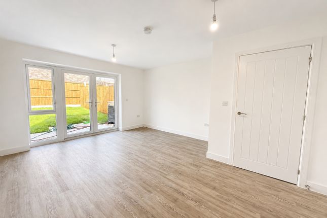 4, Gault Crescent, Cambridgeshire photo 4